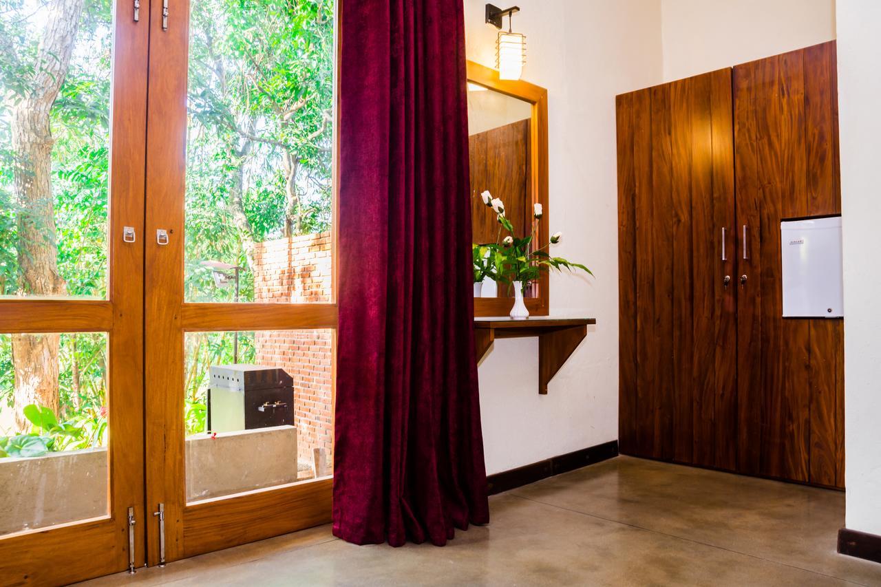 Roshara Nalla Giriulla Exterior foto